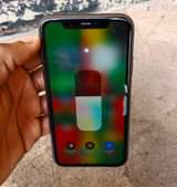 A picture of Iphone xr 128gb PRICE 399 000