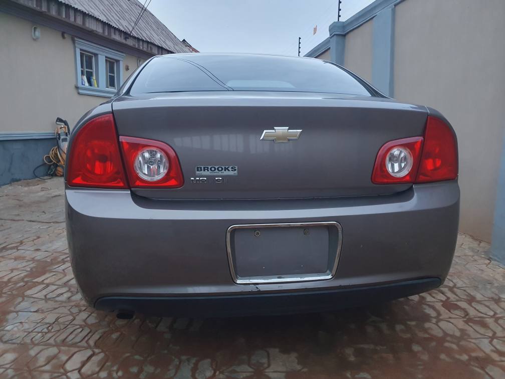 A picture of Chevrolet malibu 2011