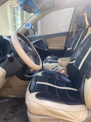 A picture of TOYOTA RAV4