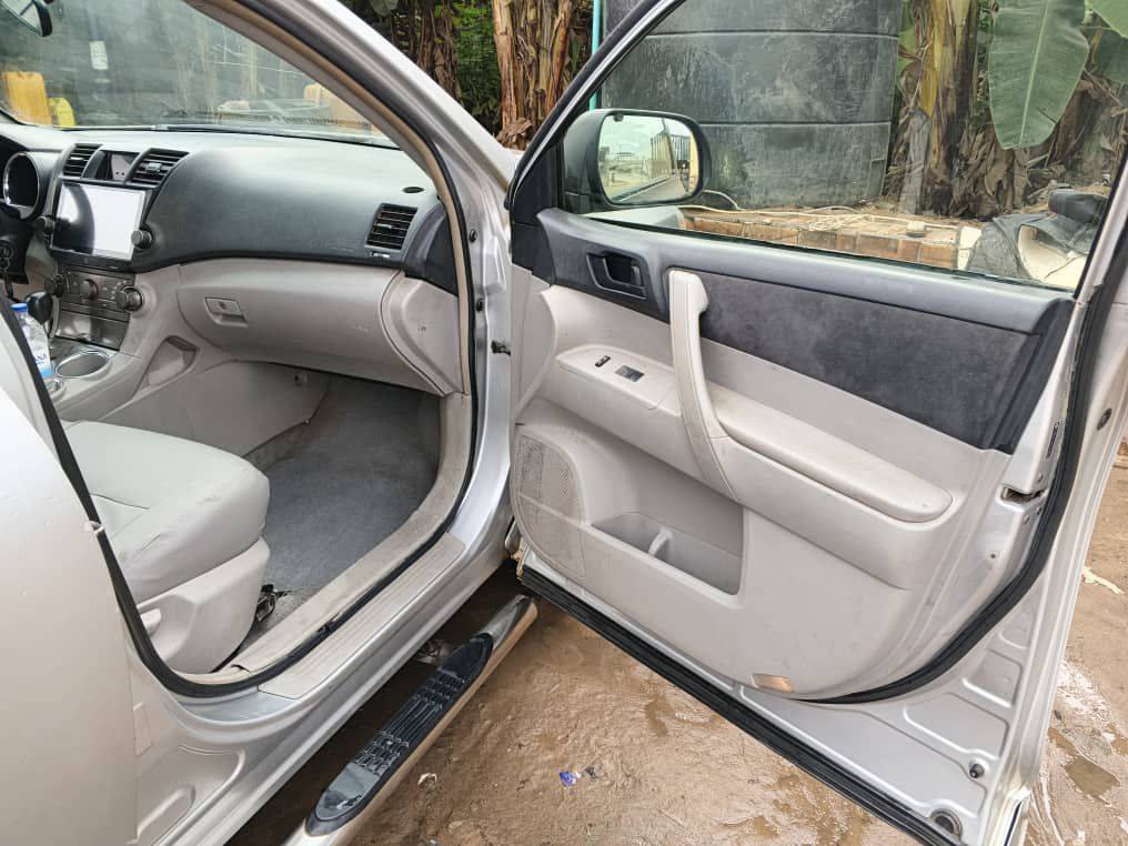 A picture of Toyota Highlander 2008