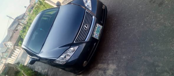 A picture of Lexus ES 350 warri