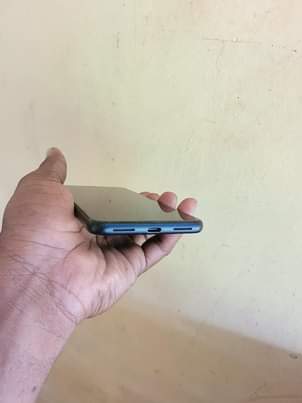 A picture of Google pixel 4XL GB 128 ram 6 bei 300