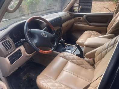 A picture of CLEAN REGISTERED TOYOTA LANDCRUISER 3.2M NET PRICE KEYLESS ENTRY ABUJA