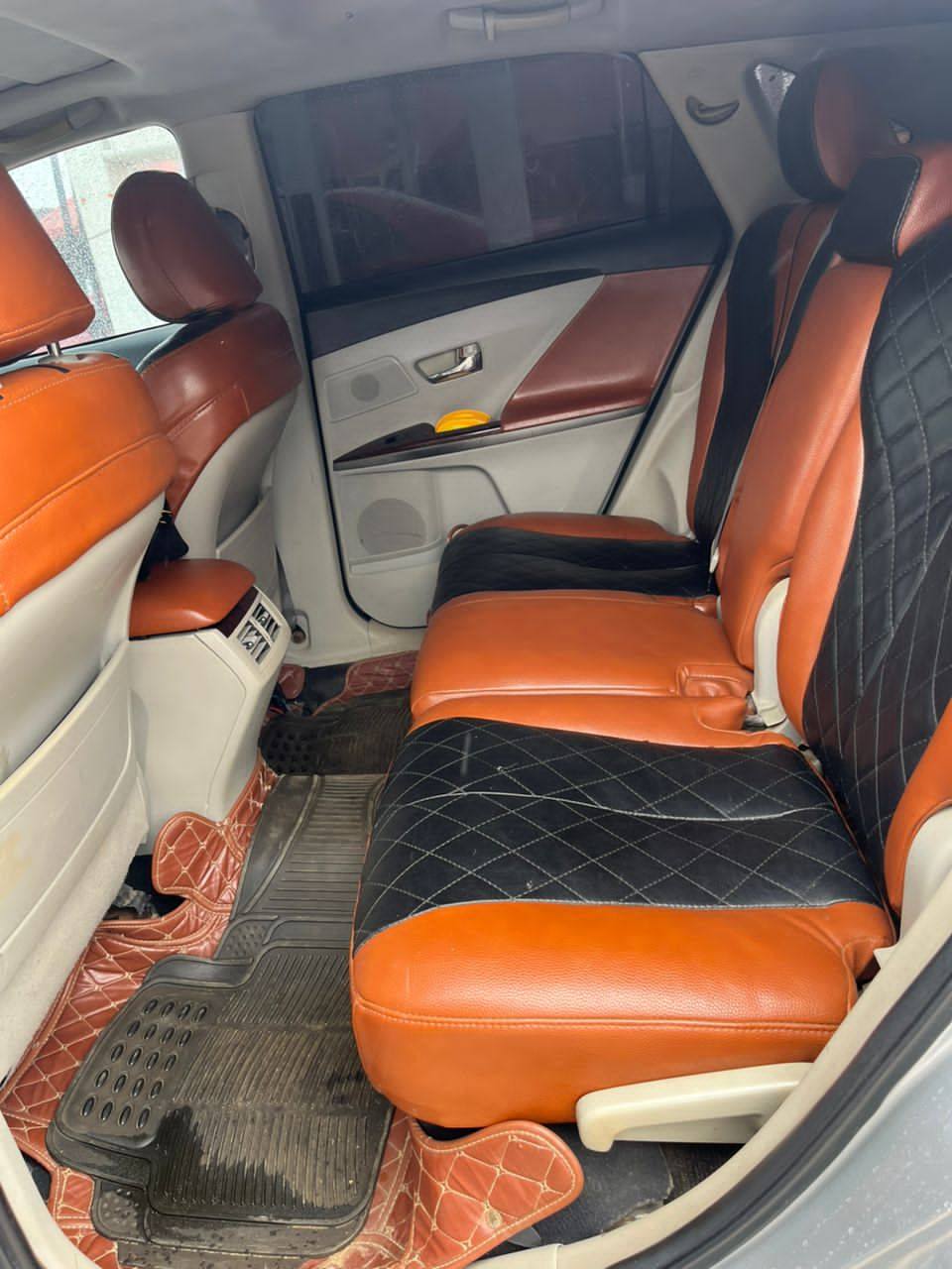 A picture of Toyota Venza 2010. Thumbstart. Full option with android screen and