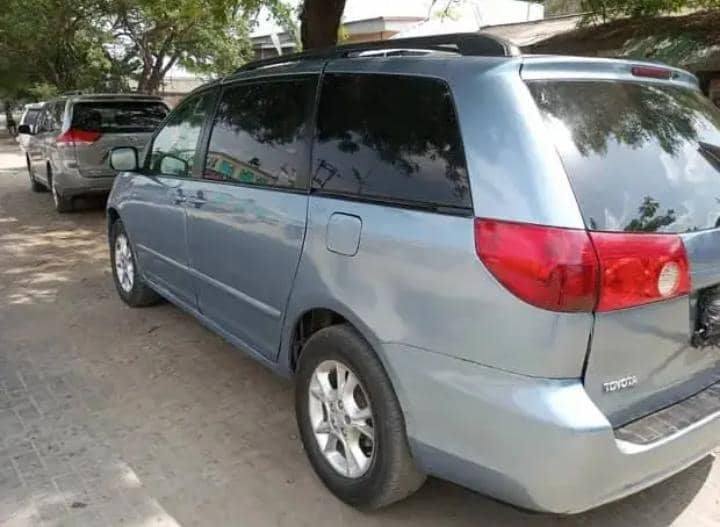 A picture of Toyota Sienna 2006 Nothing to fix Engine Gear and Ac