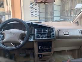 A picture of Clean 2000 Toyota Sienna