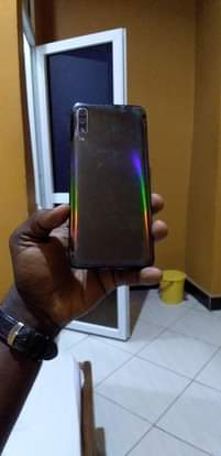 A picture of Sumsung A70 128gb 6ram