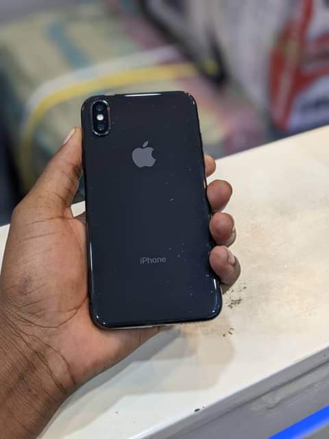 A picture of Iphone x