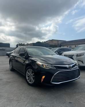 A picture of Komoko Motors LOCALLY PRE OWNED 2014 TOYOTA AVALON XLE 3