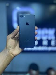 A picture of iPhone 7plain 32gb 128gb 255 69 472 4815