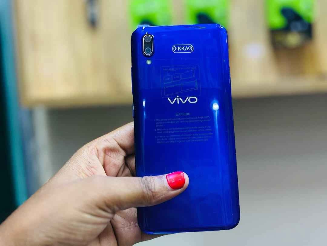 A picture of Vivo y93 64gb storage and 4gb ram with dual SIM