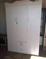 A picture of 3 doors wardrobe white 4 6