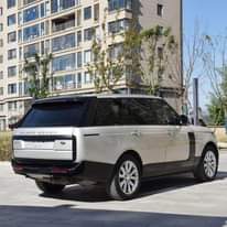A picture of Body kit Range Rover Vouge 2013 upgrade 2023 Model Compleat