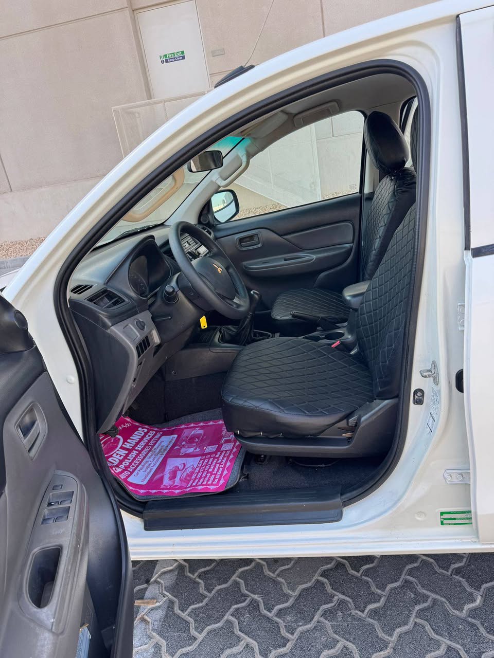 A picture of Mitsubishi L200 pickup model 2016 petrol dabble cabin manual ghear