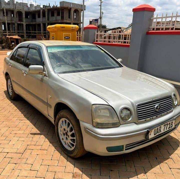 A picture of 1998 Toyota Toyota progress 0702057335