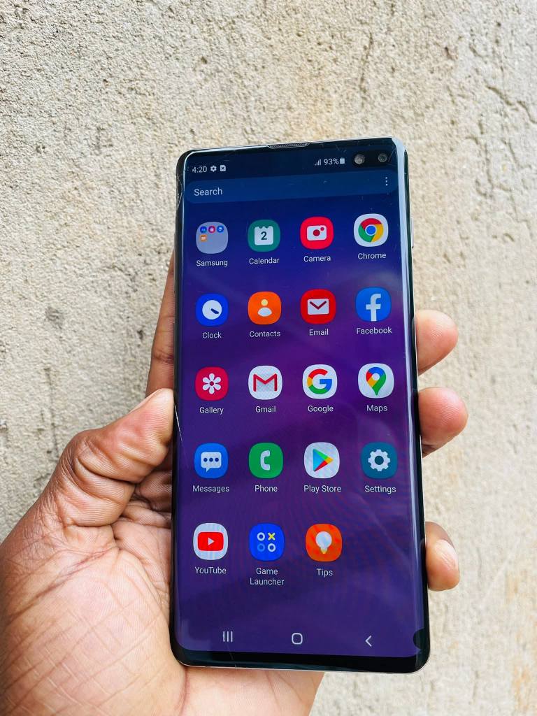 A picture of SAMSUNG GALAXY S10 AT ONLY 330 000 128 8GB RAM
