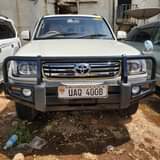A picture of TOYOTA LANDCRUISER V8 2000 35M