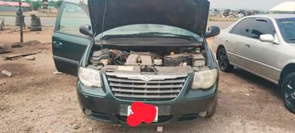 A picture of Neatly Nigerian used Chrysler for sell Engine untempered Gear manual