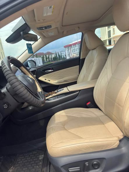 A picture of 2019 TOYOTA AVALON LIMITED EDITION SLIGHTLY USED 3 MONTHS REG