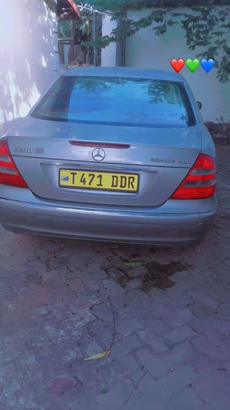 A picture of Benz E 200