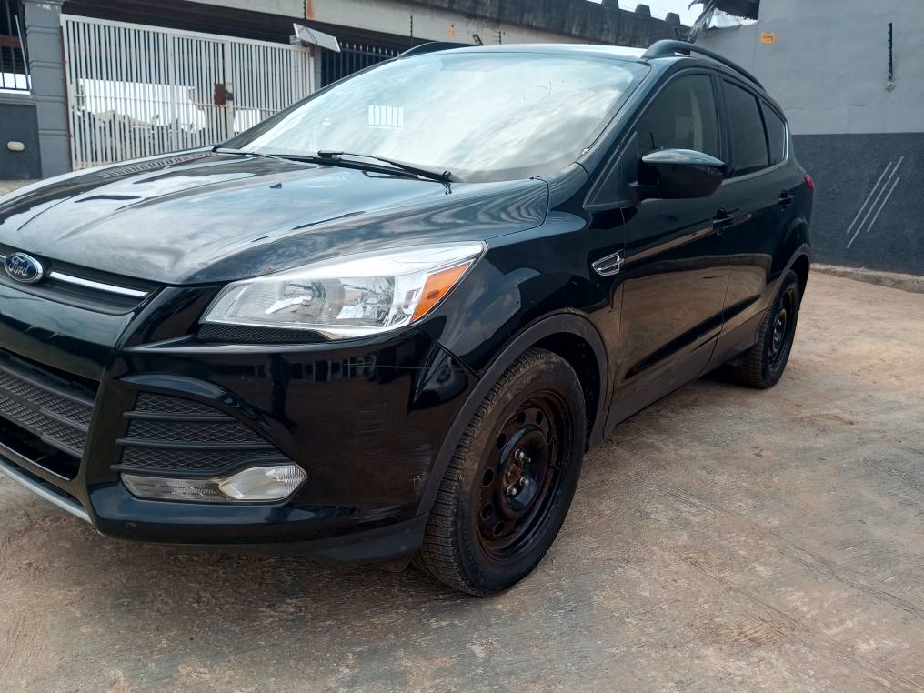 A picture of Foreign Used SUV Ford Escape 2013 model 13 5m