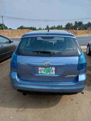 A picture of First printed buy and driveToyota matrix 04 08029537446