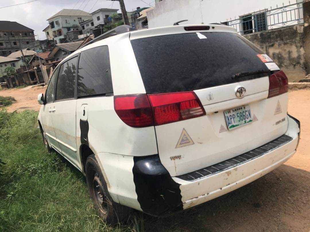 A picture of Toyota sienna