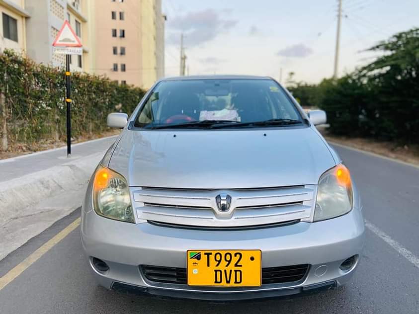 used toyota ist