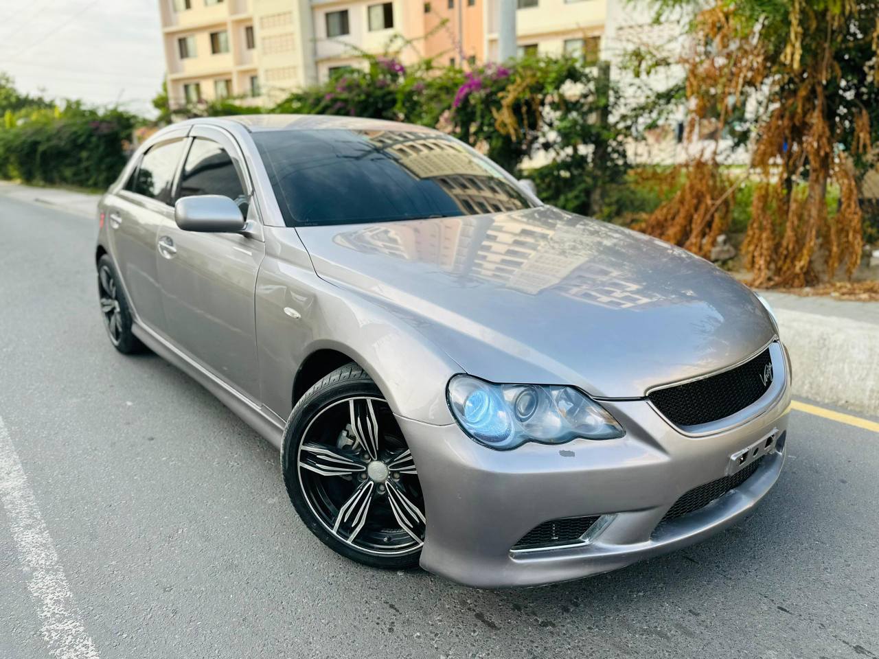 A picture of Toyota mark X