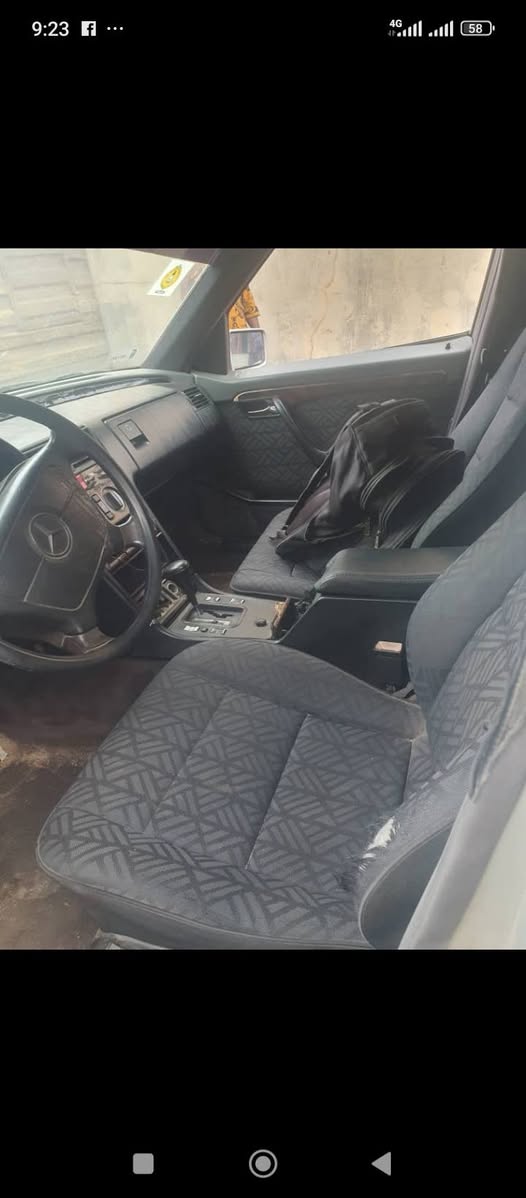 A picture of Benz C 200