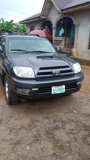 A picture of Very sharp 2005 4runner