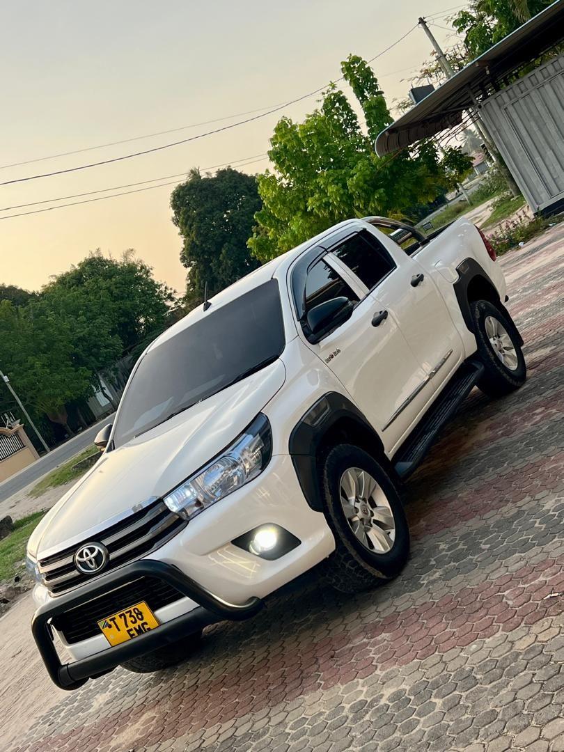 A picture of TOYOTA HILUX DOUBLE CABINS