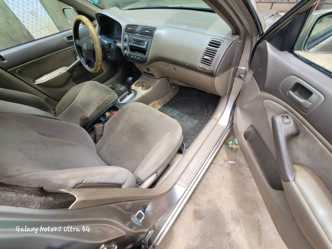 A picture of Honda Civic 2003 model Engine and gear is perfect AC