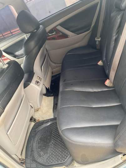 A picture of Toyota Camry 09