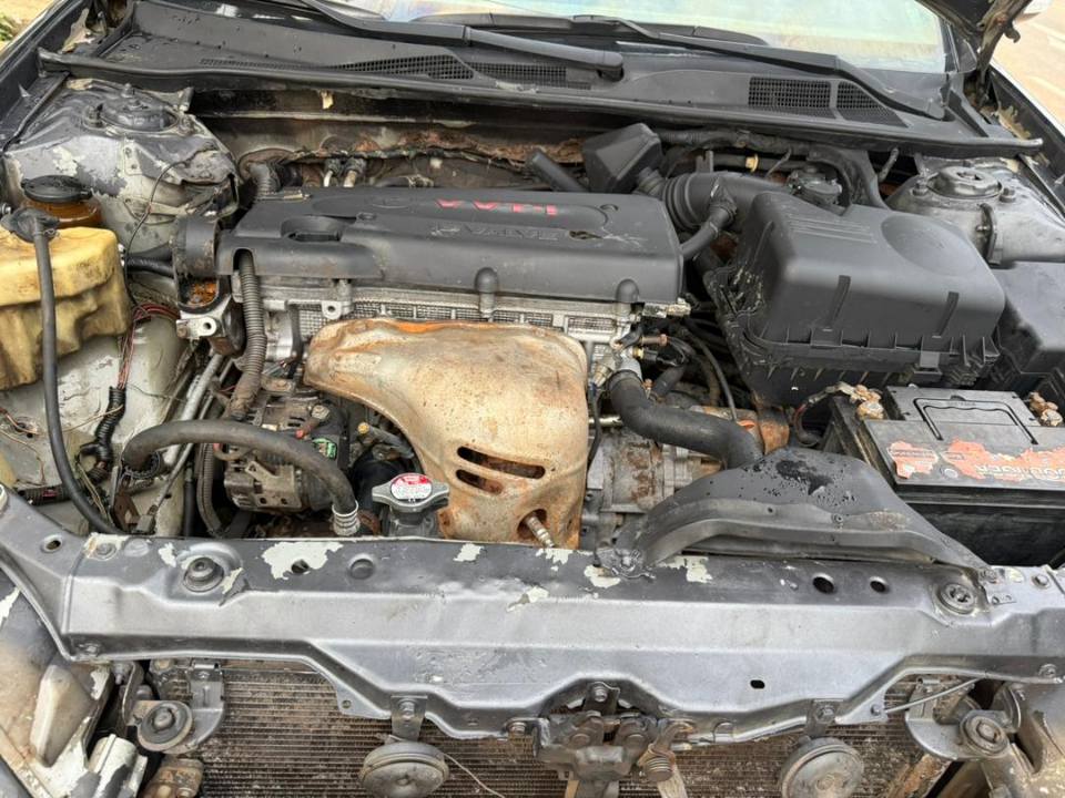 A picture of Another Good Deal Toyota Camry 2004 model engine and gear