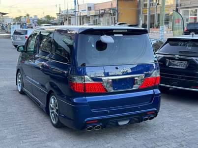 A picture of Toyota Alphard