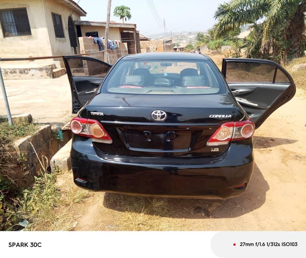 A picture of TOYOTA CORROLA 2009