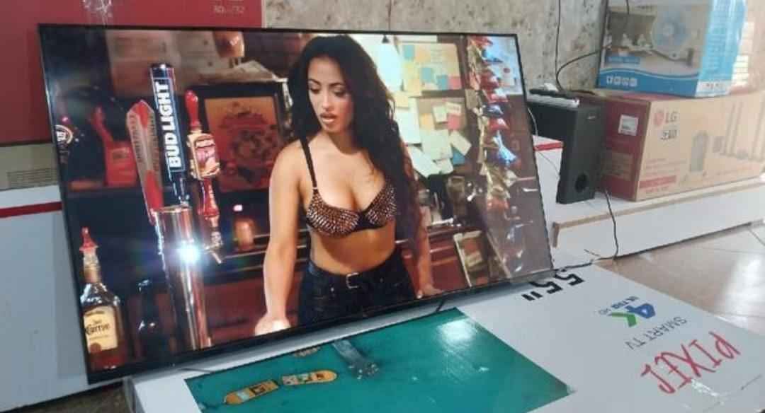 A picture of Pixel 55 Smart Digital Flat Screen frameless