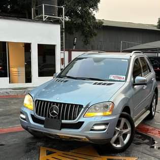 A picture of 2011 Mercedes Benz Ml350