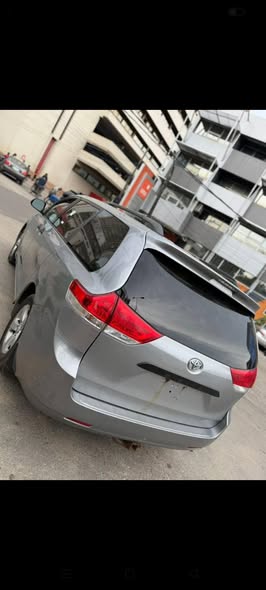 A picture of Quick deal 2026 march entry 2011 Toyota Sienna 4WD Absolutely