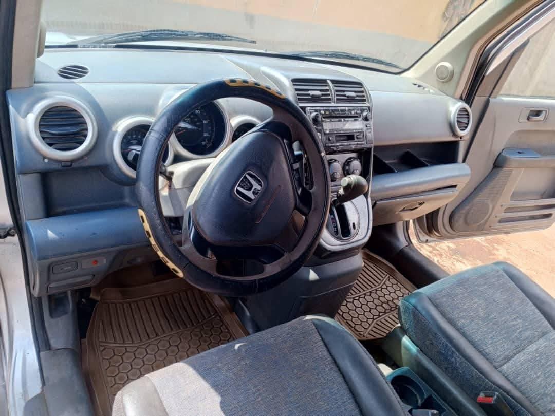 A picture of 2006 Honda element