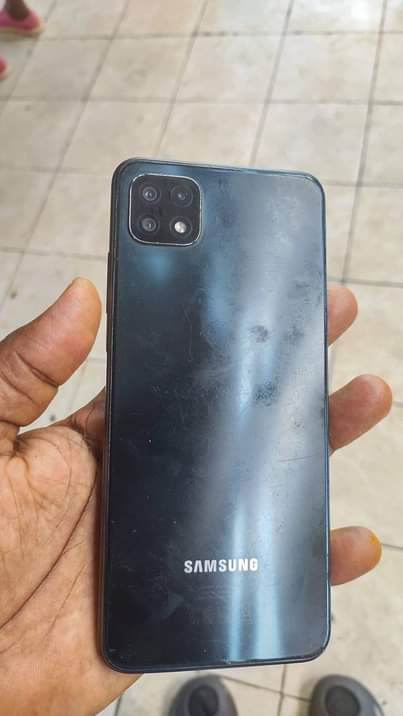 A picture of Samsung A22 5G 64gb 4gb on sell 0701283684
