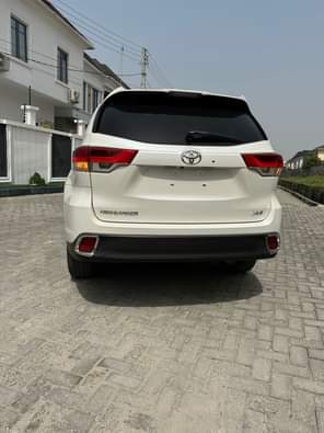 A picture of 2017 Toyota Highlander 08125256044 ago Nigeria Endless JOY AUTOs LTD
