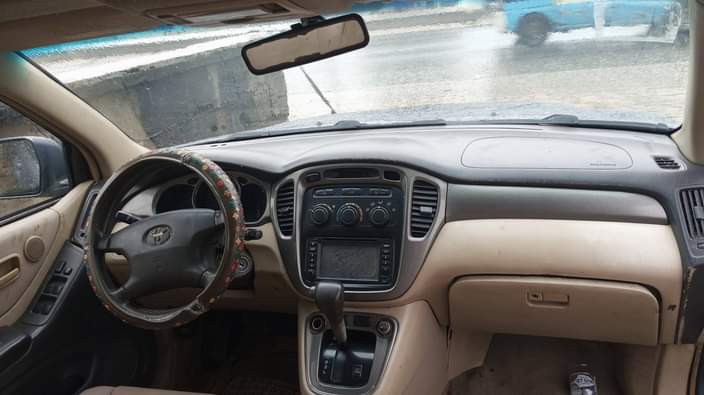 A picture of Neatly used Toyota highlander Buy and drive Sound engine Gear