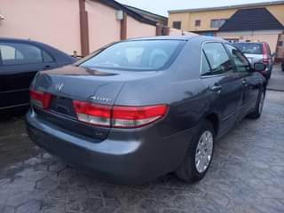A picture of Honda Accord 2005 Toks Standard