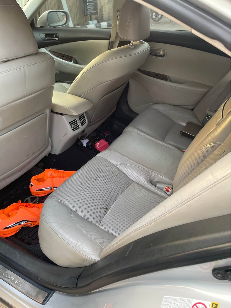 A picture of Lexus Es350 2012