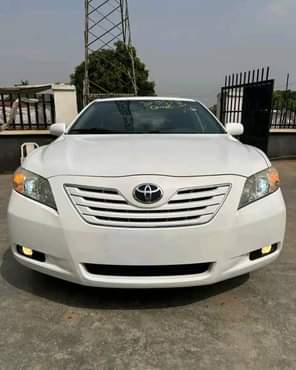 A picture of FOREIGN USED 2007 TOYOTA CAMRY XLE Thumbstart Navigation System Reverse