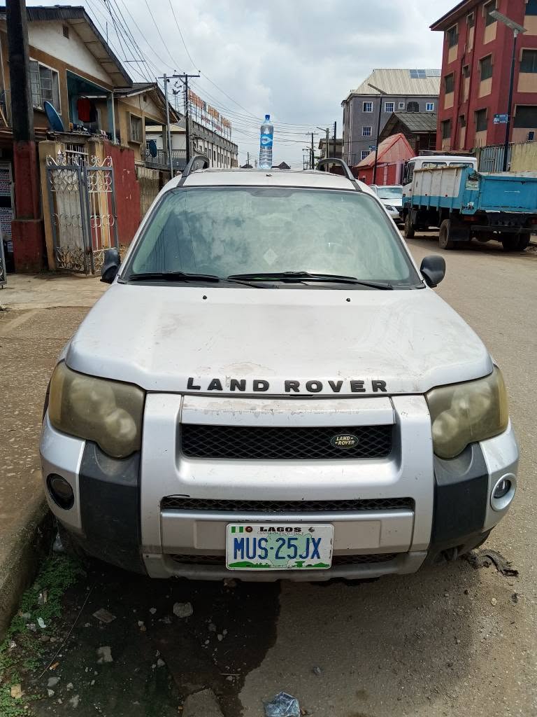 A picture of LAND ROVER FREELANDER 2004 MODEL ENGINE AND GEAR PERCENT OK