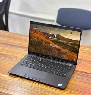 A picture of DELL LATITUDE 5300
