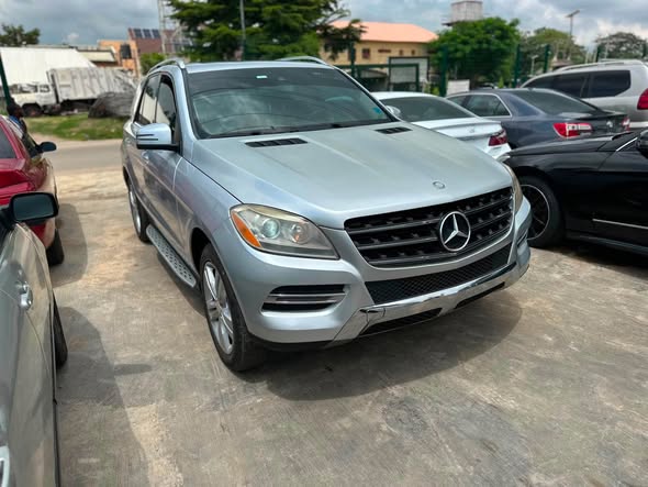 A picture of First Body 2014 Mercedes Benz ML350 4matic with untempered engine